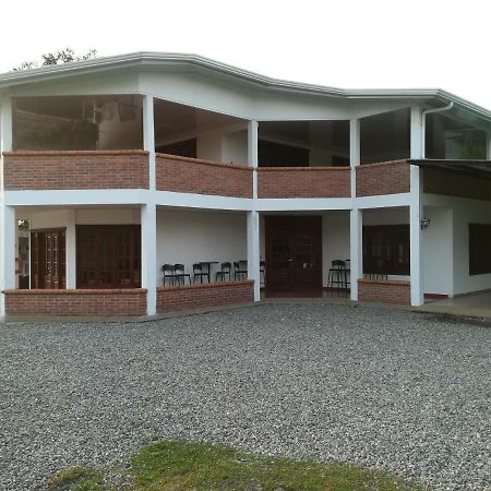Finca Campestre El Encanto Apiay Luaran gambar